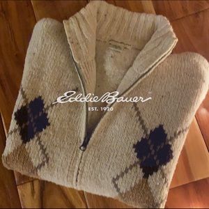 ❤️ 5/25 Eddie Bauer Argyle Wool Cardigan. Distinguished look. Perfect condition.